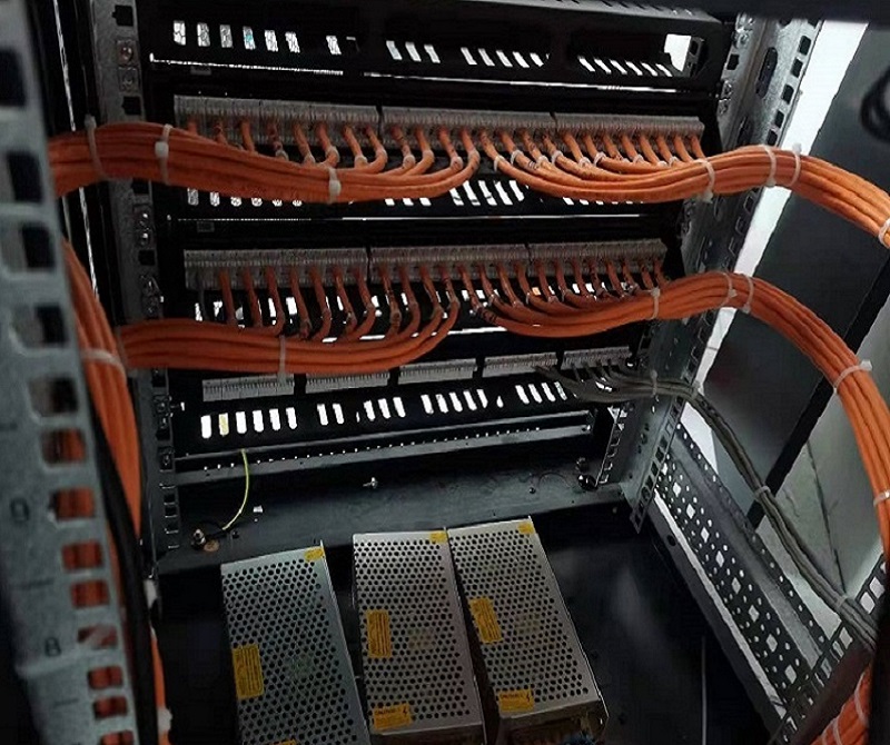 上海起秀網(wǎng)絡(luò) 專(zhuān)業(yè)機(jī)房網(wǎng)絡(luò)布線維護(hù)與系統(tǒng)集成服務(wù)